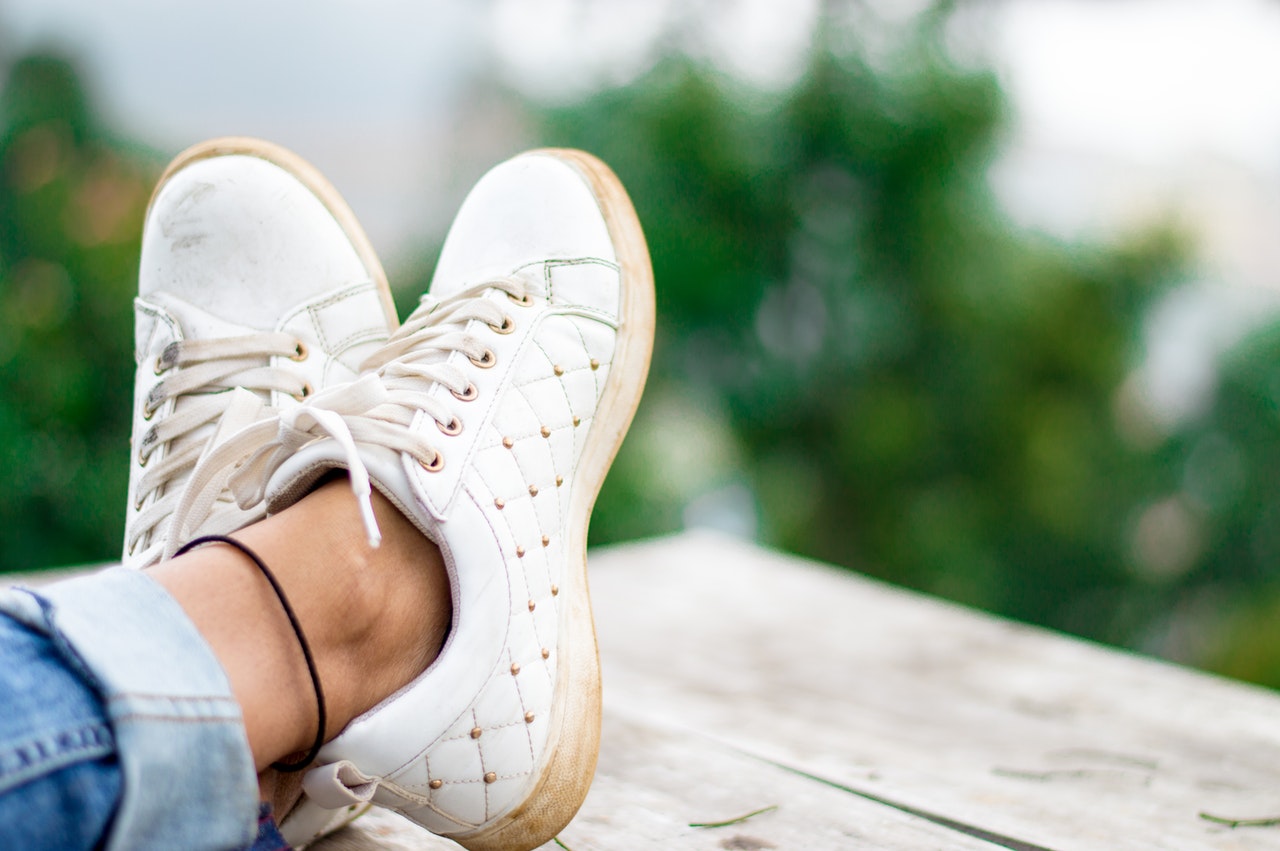 Sneakers blanches : nettoyage et entretien de baskets blanches en cuir